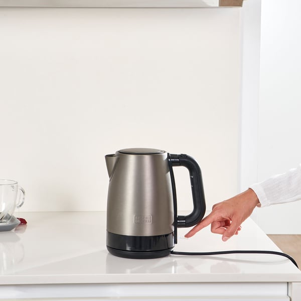 BLACK+DECKER Vannkoker 2200W 1,7L Børstet Rustfritt Stål