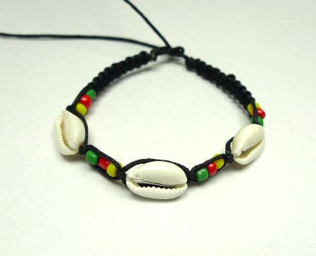 Rastaarmband med sigaysnäckor