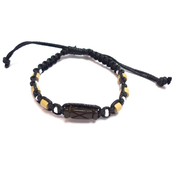 Armband av Coco & Snäckpärlor