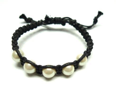 Armband med pärlor