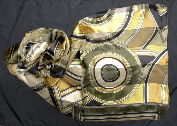 Scarf fantasifullt mönster