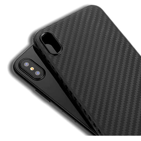 Tunt och stilrent Skal i matt-Carbonfinish för iPhone X/XS