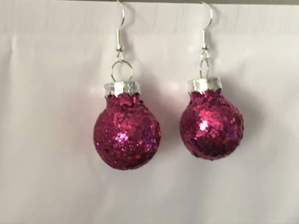 Silver Örhängen till Jul / Christmas - Cerise Glittriga Julkulor