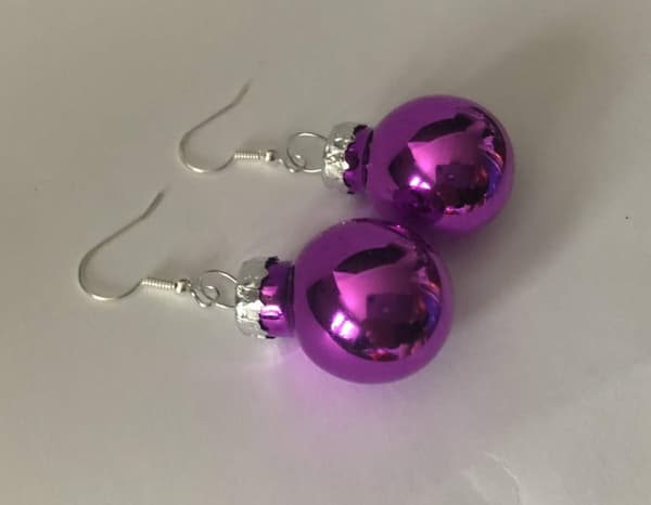 Silver Örhängen till Jul / Christmas - Lila Blanka Julkulor