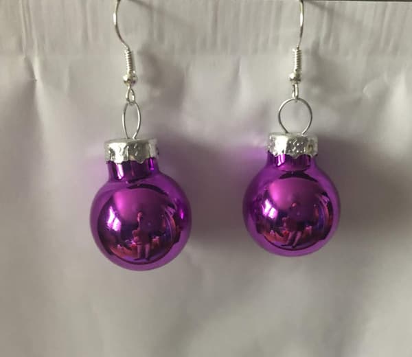Silver Örhängen till Jul / Christmas - Lila Blanka Julkulor