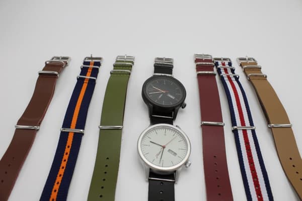 7ette Limited Edition klocka - Vit eller svart urtavla