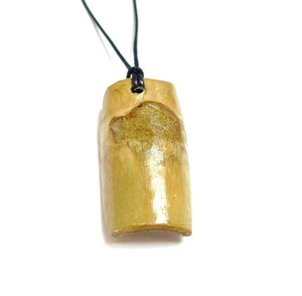 Halsband med Hänge av Bambu