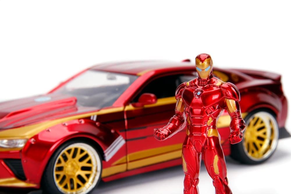 Marvel Iron Man 2016 Chevy Camaro med figur Metall 1:24