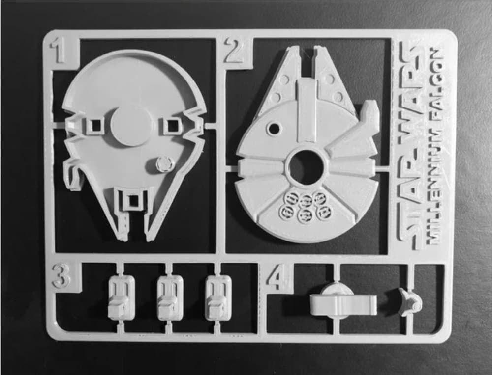 Size: S, Millennium Falcon Kit Card