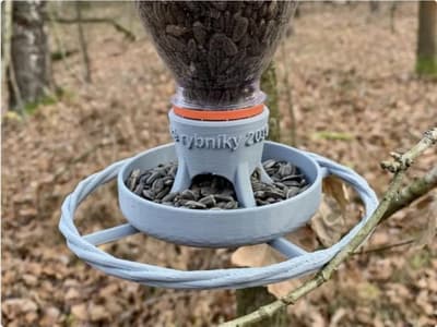 Riktigt praktisk, Fågelmatare till PET-FLASKOR Bird feeder
