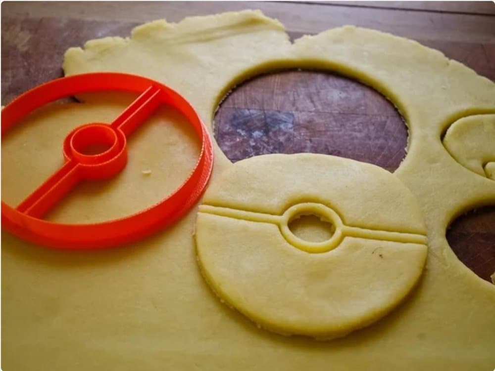 Pokemon ball cookie cutter