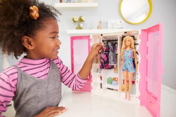 Barbie Fashionistas Ultimate Closet