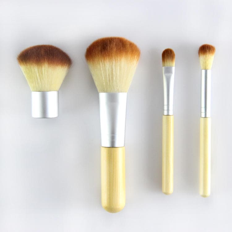 4 pcs. Professional bamboo makeup brushes