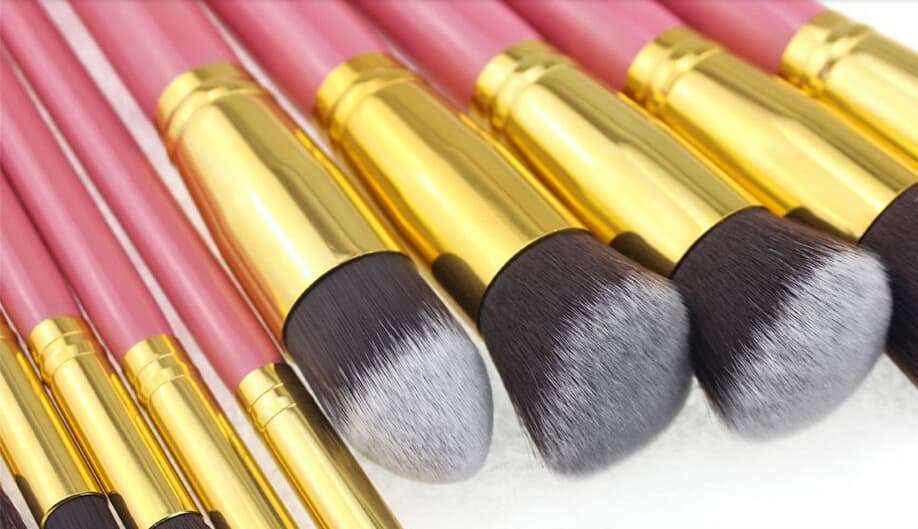 10 pcs. Pink / Gold makeup brushes of good quality