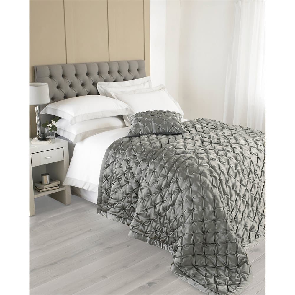 Riva Home Limoges Bedspread