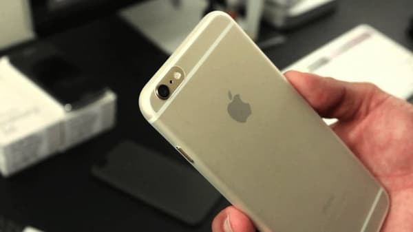 Vitt skal till iPhone 6/6s - 0,4mm - Två stycken!