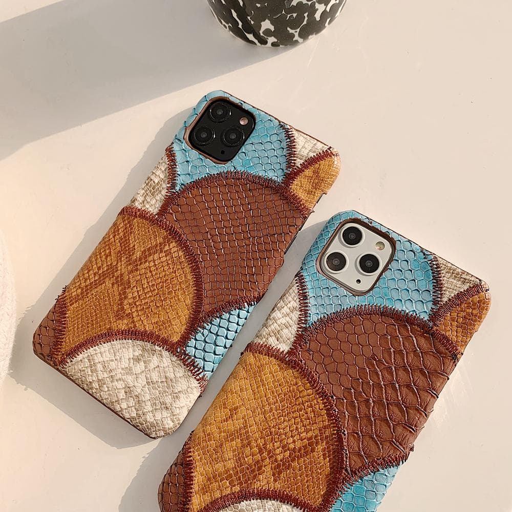 Kotelo iPhone11 Prolle, jossa vegaaninen käärmeennahka