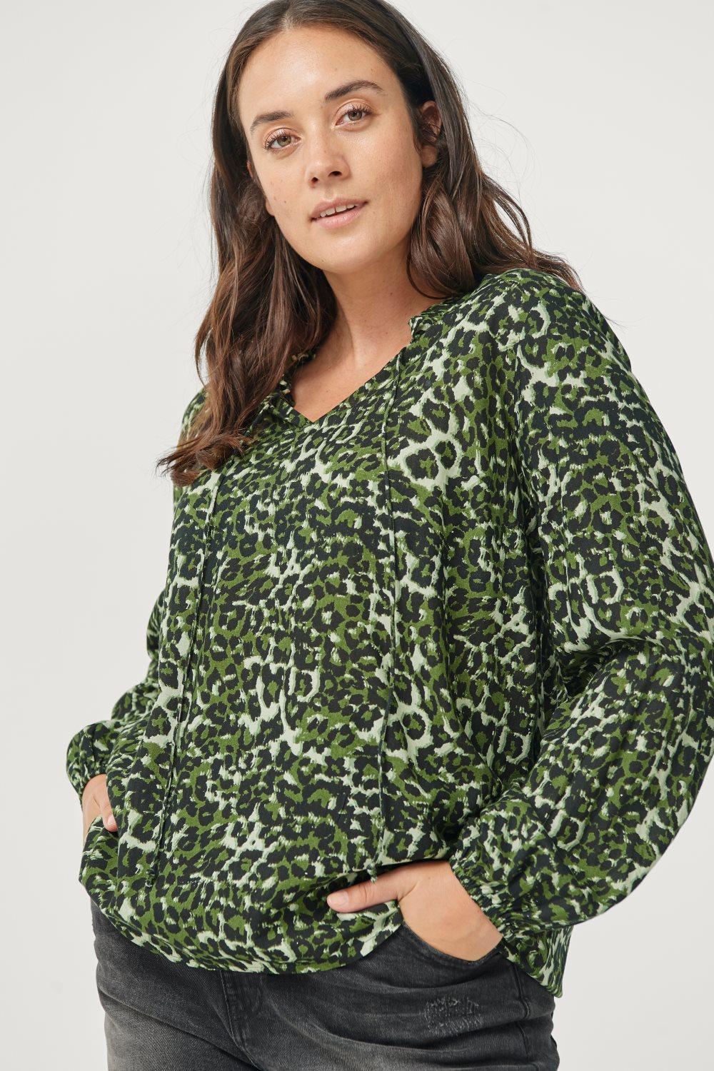 Blus Carrie