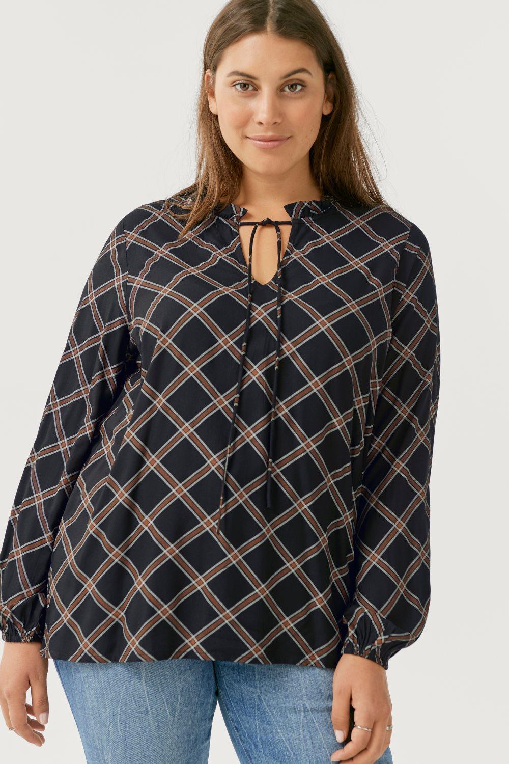 Blus Carrie