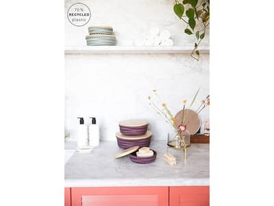Handed By Wonder Plum m