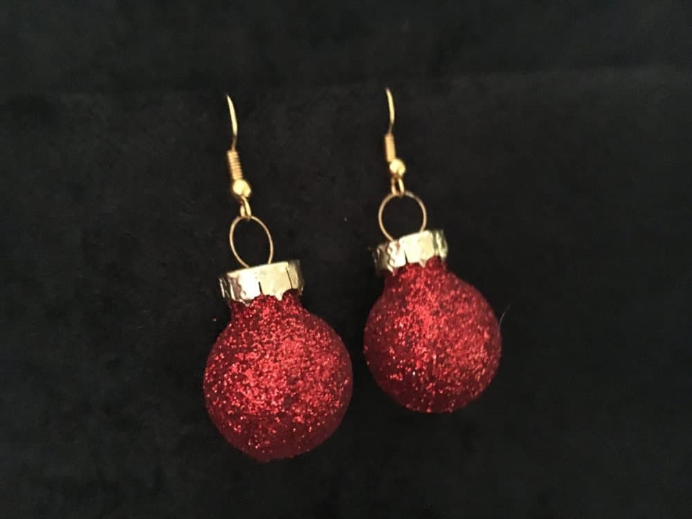 Guld Örhängen till Jul / Christmas - Röda Glittriga Julkulor