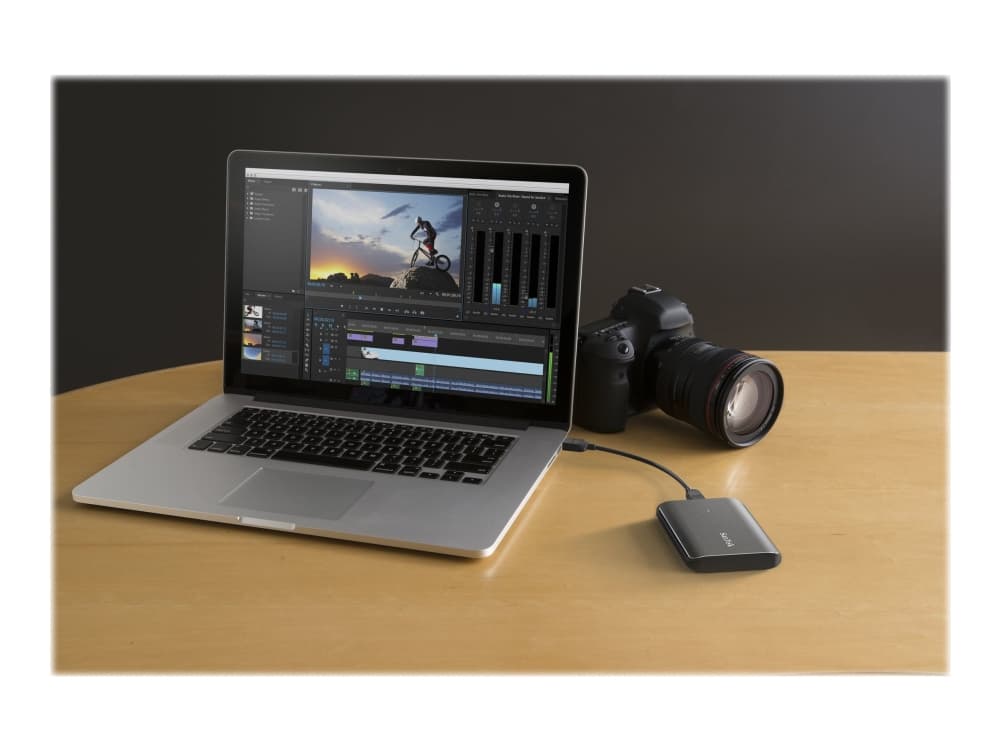 SanDisk Extreme 900 Portable - Solid State Drive - 1.92 TB - ekstern (bærbar) - USB 3.1 Gen 2 (USB-C kontakt) - 128-bit AES
