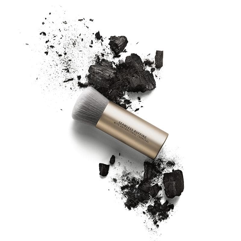bareMinerals Seamless Buffing Brush with Antibacterial Charcoal