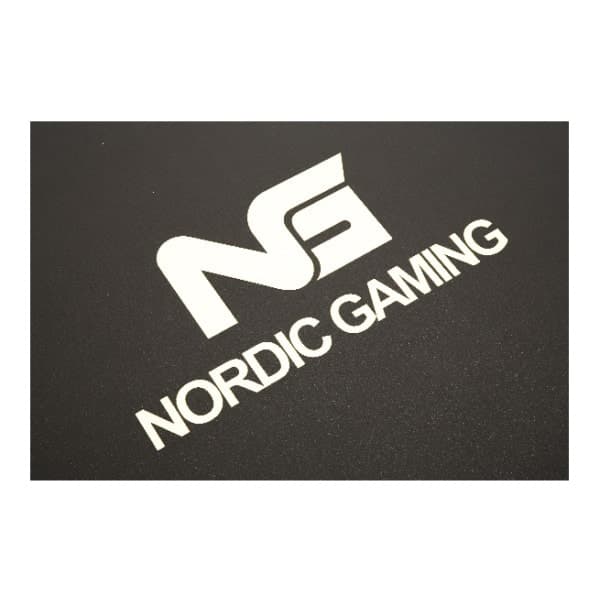 Nordic Gaming Guardian Floor Mat. 120x100cm. Svart/Gold.