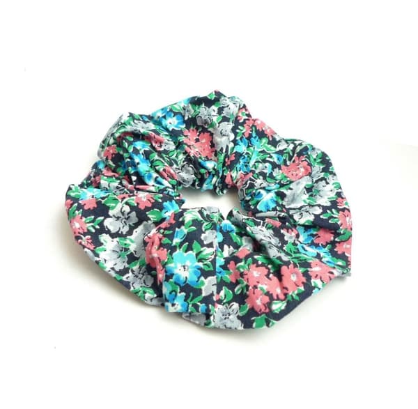 Stor Blommig Scrunchie