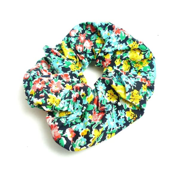 Stor Blommig Scrunchie