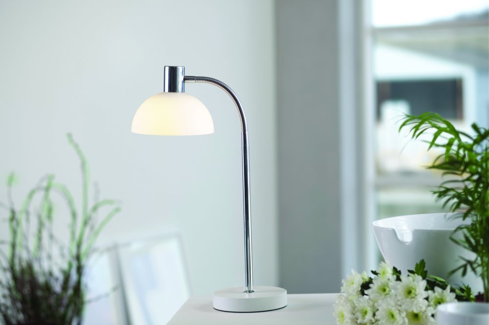 Herstal Vienda Flex Bordlampe Krom Hvitt Glass Hus Herstal Vienda Flex Bordlampe Krom Hvitt Glass Herstal