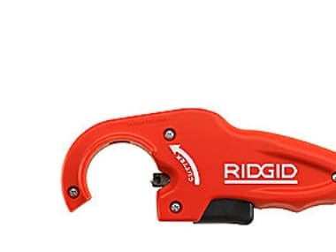 RIDGID Plaströrsfräs P-TEC 5000. Klipper och fräser tunnväggiga plaströr i samma arbetsmoment