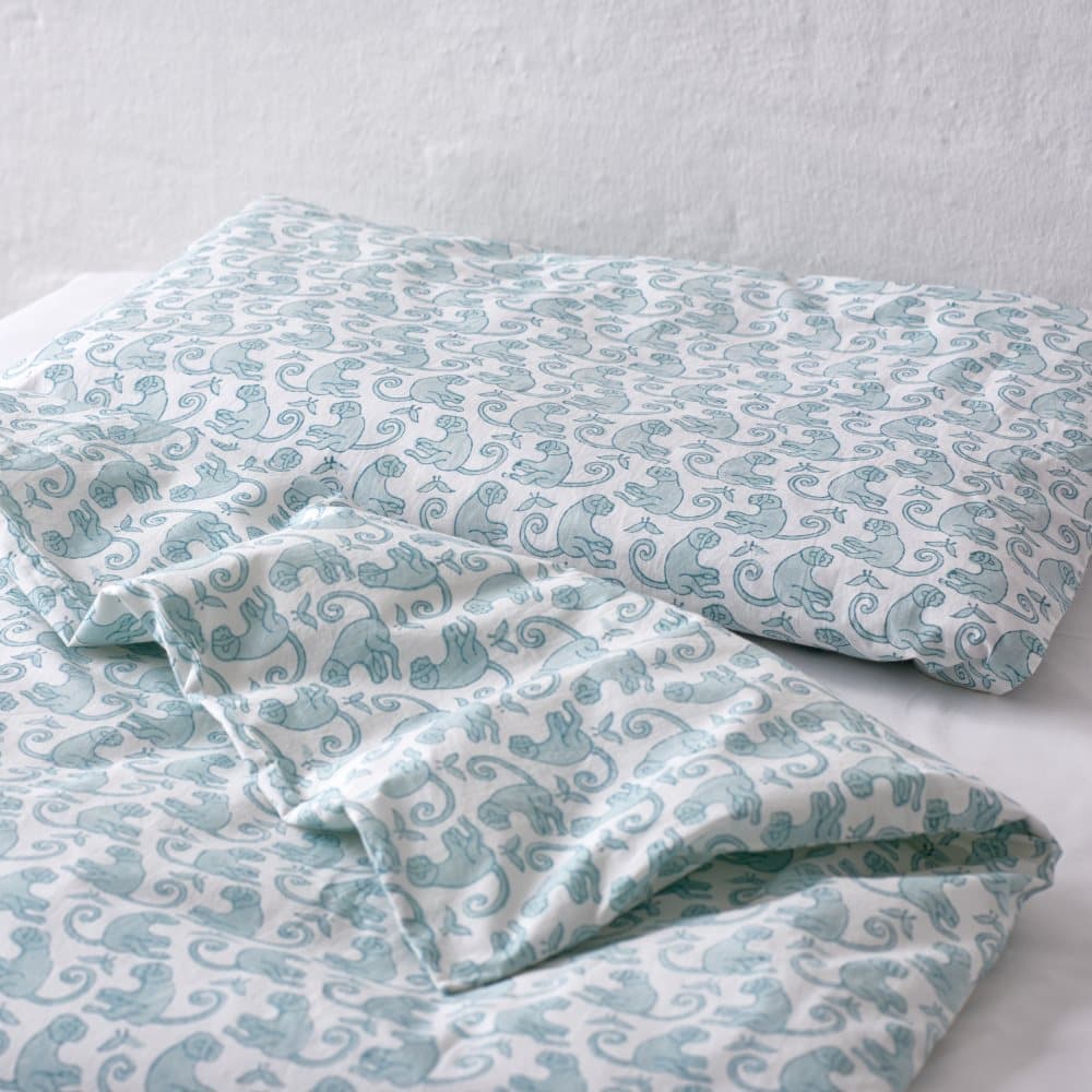 RevaHome Bäddset Barn MONKEY Green Sea 100% ekologisk bomullsperkal 100x130 cm kudde 35x55 cm Grön