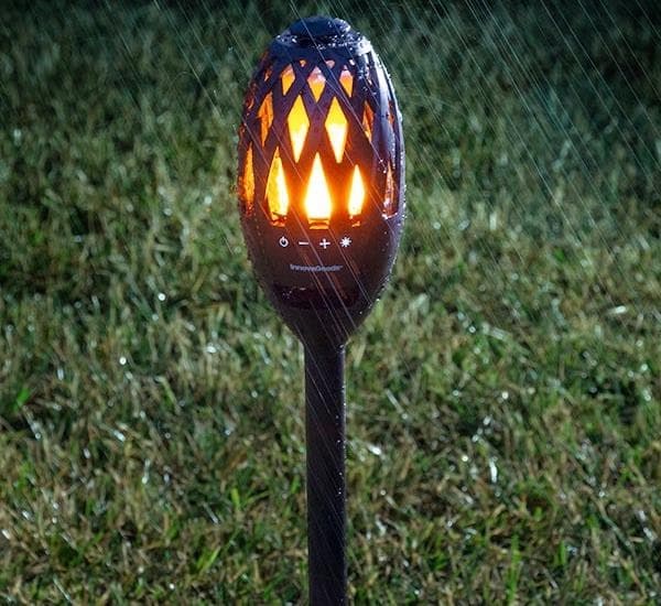 LED-FACKLA MED BLUETOOTH-HÖGTALARE