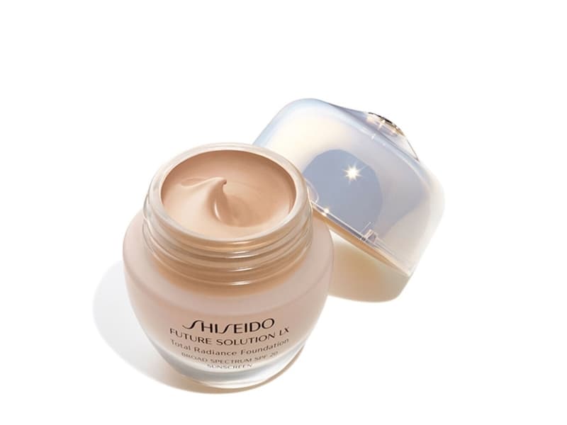 Shiseido Future Solution LX Total Radiance Foundation SPF15 R4 Rose 30 ml