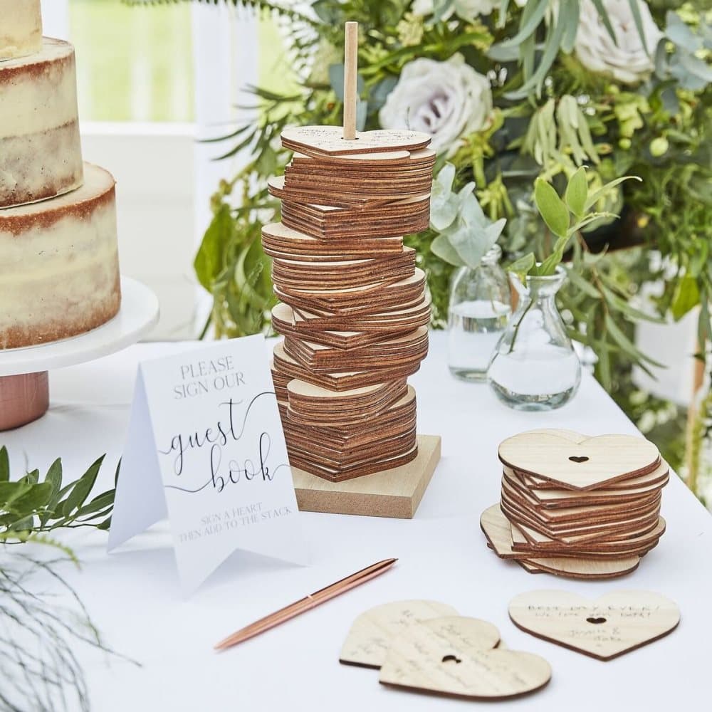 Gästbok av Trähjärtan - Wooden Stacking Heart