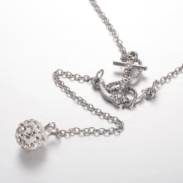 pave strass boll med ankare halsband