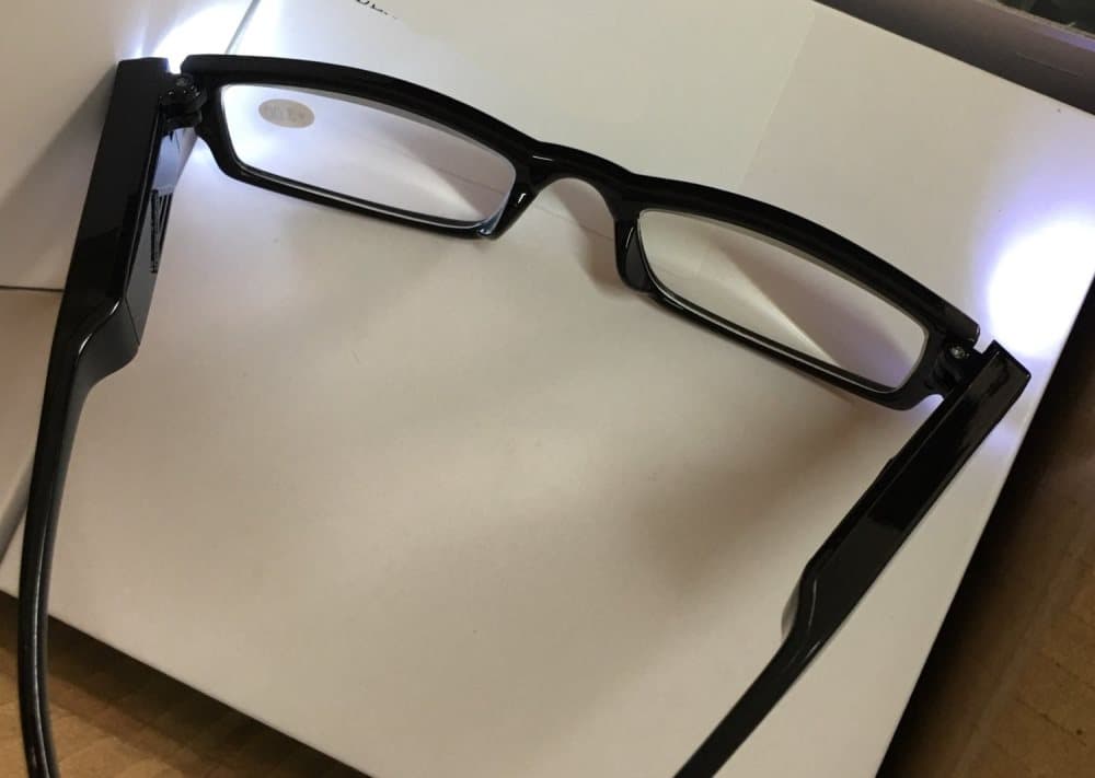 Läsglasögon med inbyggd lampa Läsglasögon med inbyggd lampa