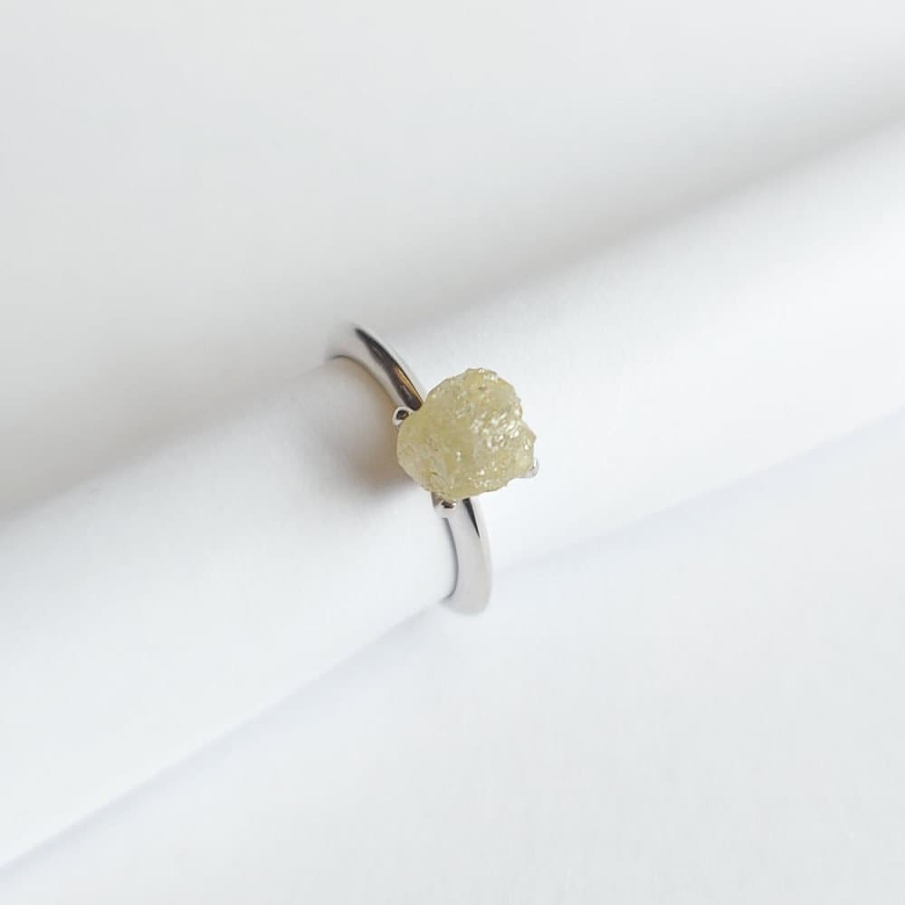 Beckasin Ring set in Silver with Natural Rough Diamond 2 ct. Size 16 mm.