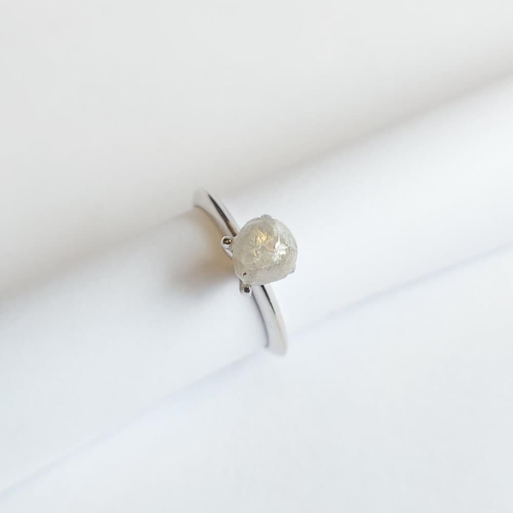 Beckasin Ring set in Silver with Natural Rough Diamond 3 ct. Size 17 mm.