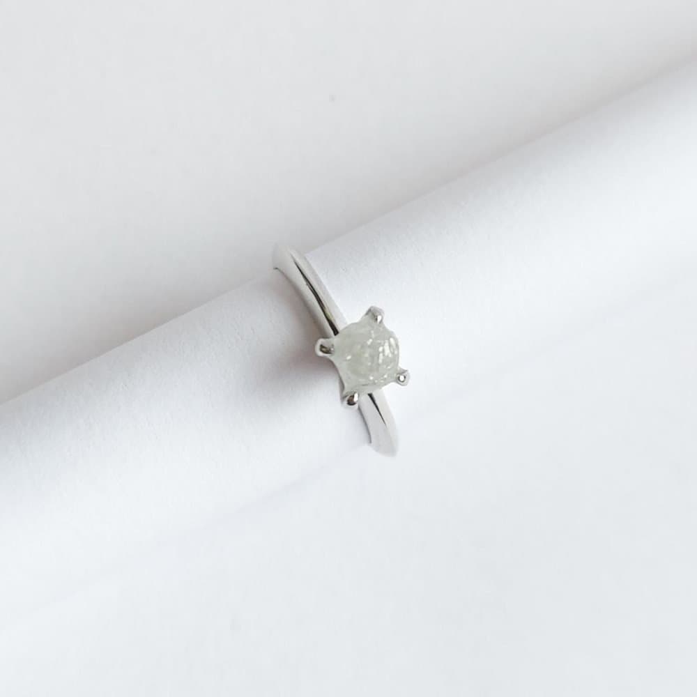 Beckasin Ring set in Silver with Natural Rough Diamond 1 ct. Size 16 mm.