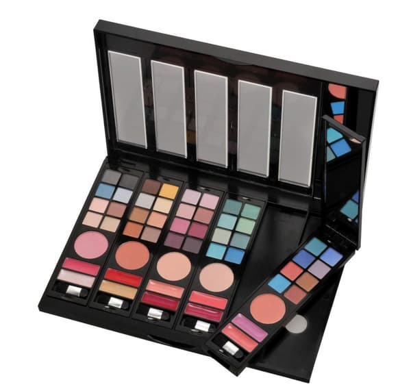 Makeup box 5 Styles To Go