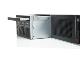 HPE - Hållare för lagringsenheter - Universal Media Bay - SATA 6Gb/s / SAS 12Gb/s / PCIe - för ProLiant DL380 Gen10, DL388 Gen10