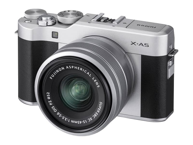 Fujifilm X X-A5 + FUJINON XC15-45mm F3.5-5.6 OIS PZ, 24,2 MP, 6000 x 4000 pixlar, CMOS, 4K Ultra HD, Pekskärm, Svart, Silver