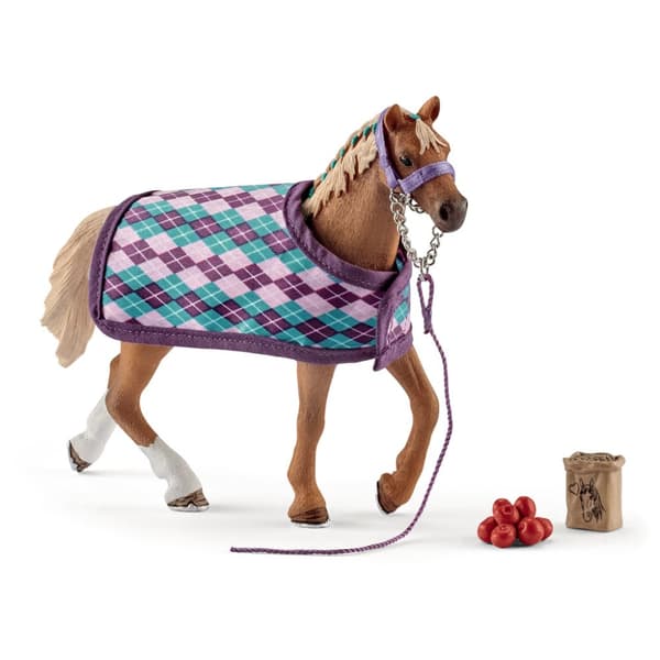 schleich® HORSE CLUB Engelskt fullblod med täcke 42360