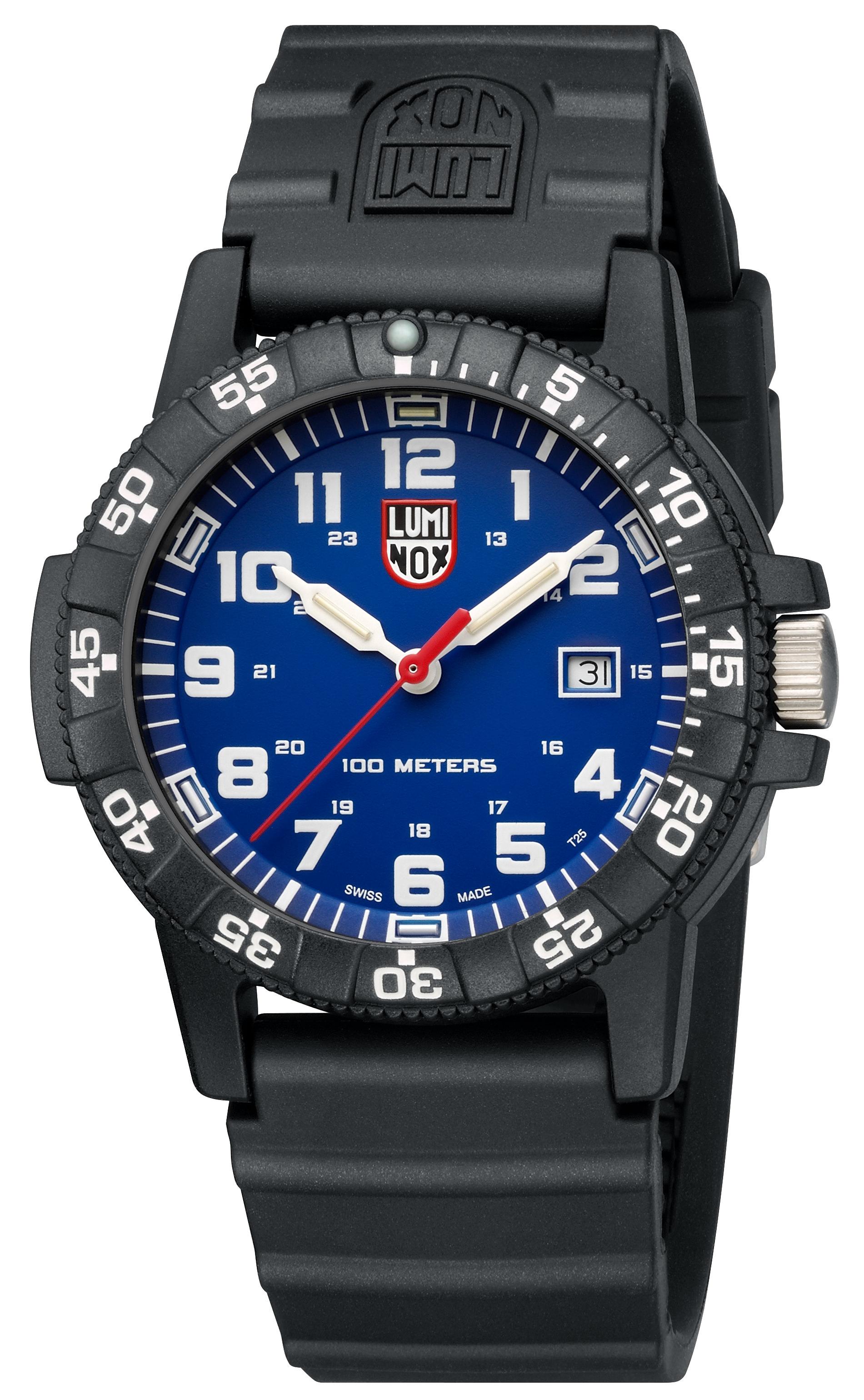 En robust klokke fra Luminox med en diameter på 44mm. Klokken har, som alle Luminox klokker, selvlysende visere. Vanntett 100m.