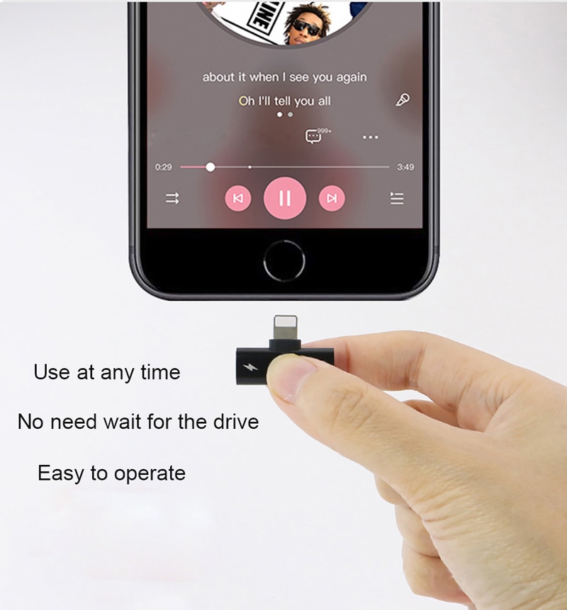 Ladda Mobilen Och Lyssna På Musik Samtidigt