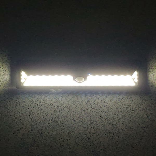 Solaris Beacon aurinkokennovalaisin liiketunnistimella 90LED