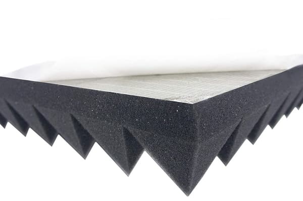 5 Pyramidformade självhäftande akustiska paneler i akustiskt skum - - ljudabsorberande paneler för en effektiv ljudisolering, 100 cm x 50 cm x 5 cm