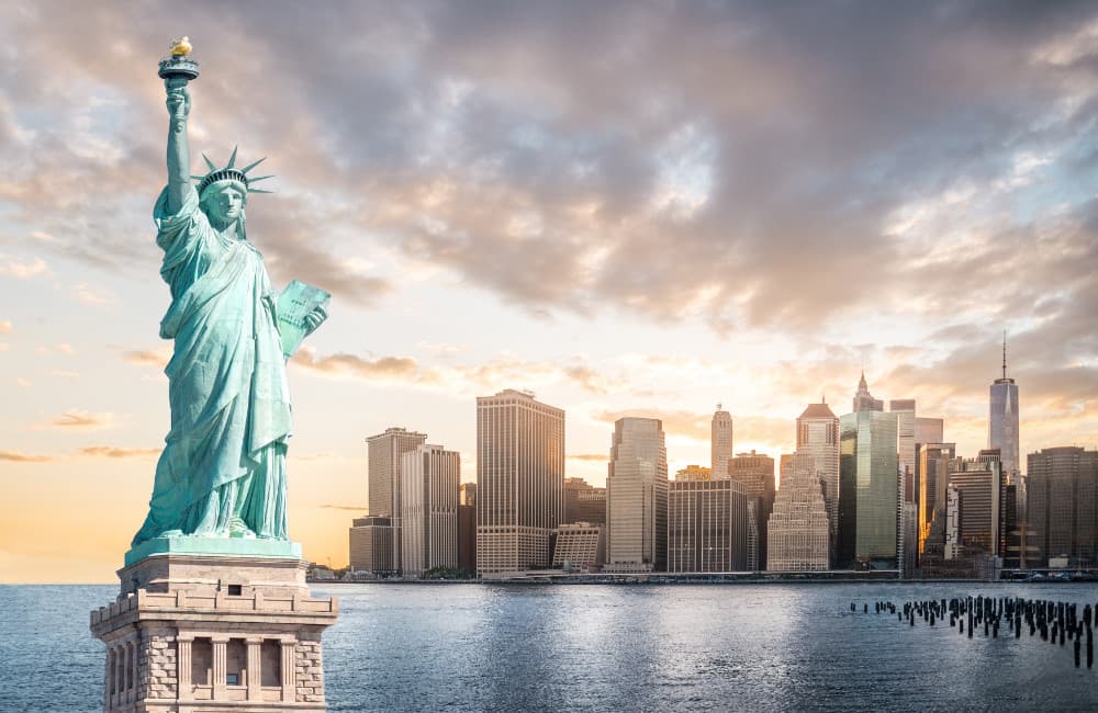 Fototapet The Statue Of Liberty With Lower Manhattan (400x260 cm)